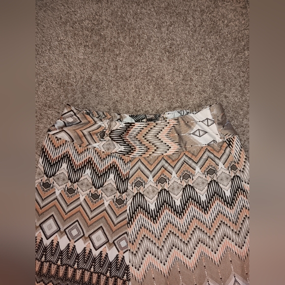 Robert Louis Multicolor Geometric Pants - Picture 3 of 5